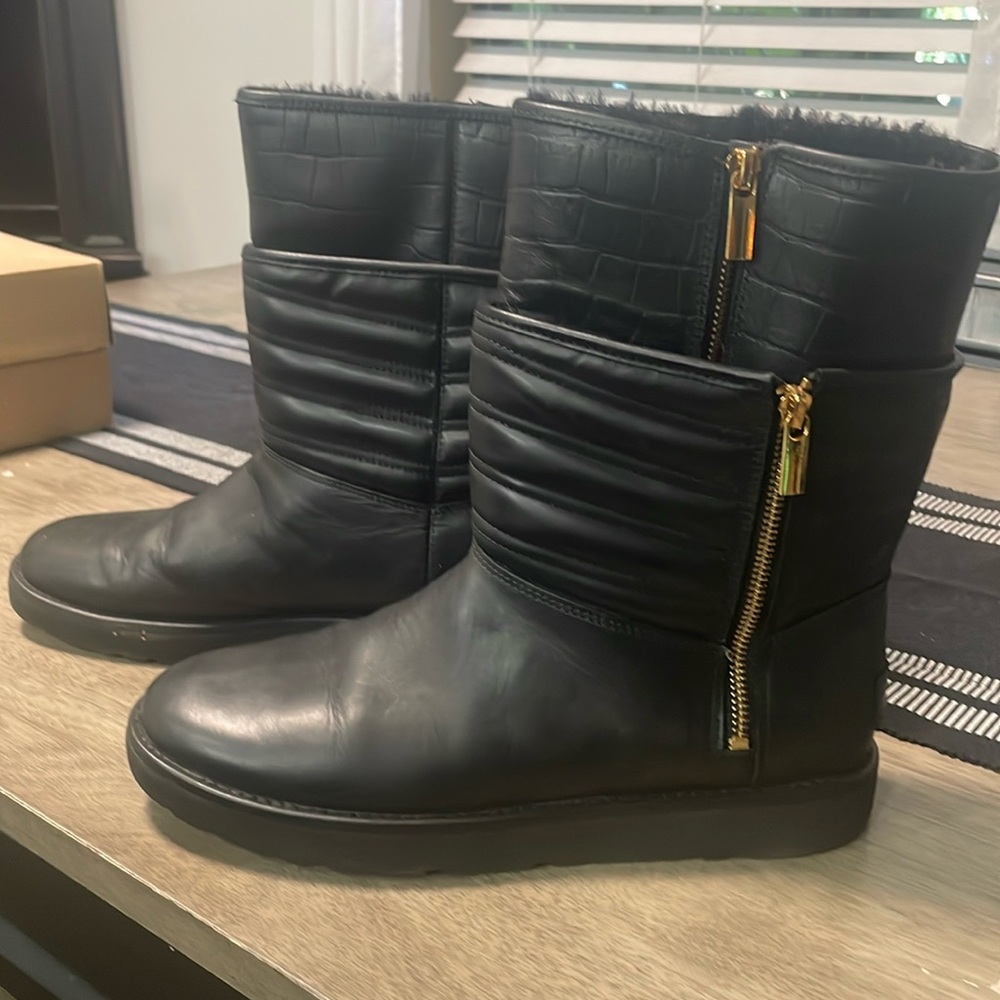 Ugg leather mid lengthh boots unique double side zipper